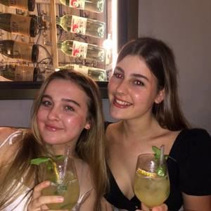 Meet your Posher, Ella